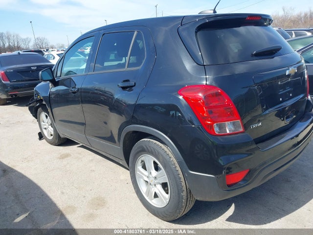 KL7CJKSB8MB303491 Chevrolet Trax Fwd Ls