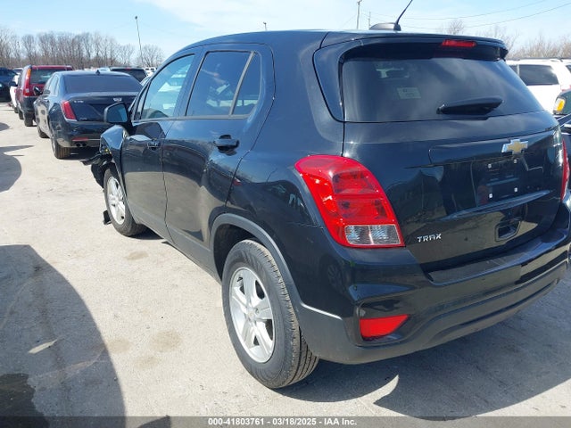 KL7CJKSB8MB303491 Chevrolet Trax Fwd Ls
