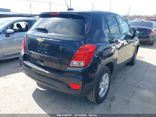 KL7CJKSB8MB303491 Chevrolet Trax Fwd Ls