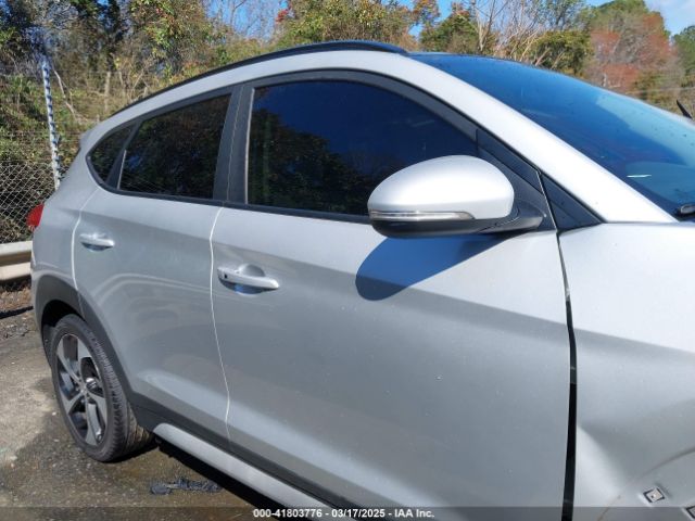 KM8J3CA29JU689202 Hyundai Tucson Value
