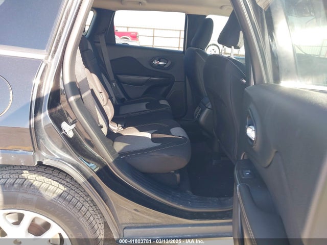 1C4PJMCB0EW171710 Jeep Cherokee Latitude