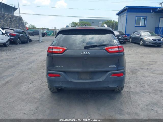 1C4PJMCB3GW242093 Jeep Cherokee Latitude