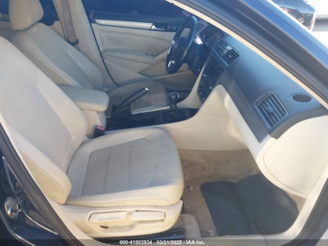 1VWAS7A30EC106533 Volkswagen Passat 1.8t Wolfsburg Edition