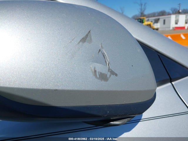 KMHD84LF4HU161789 Hyundai ELANTRA SE