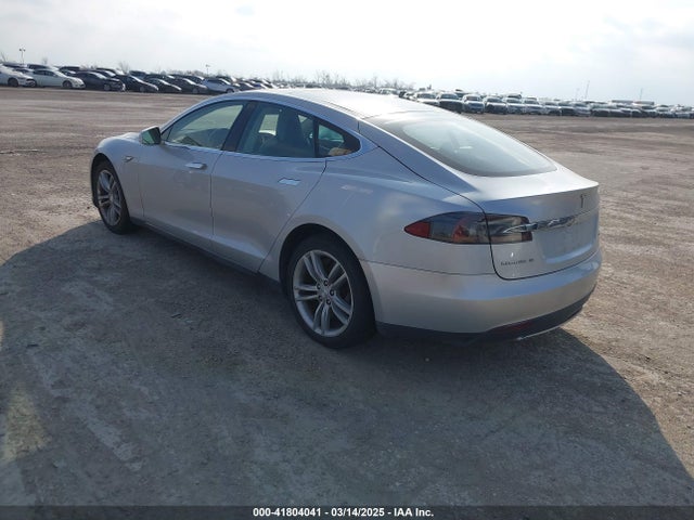 2013 TESLA MODEL S 5YJSA1CG3DFP28908 Photo 2