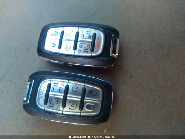 2C4RC1BG8HR530541 Chrysler Pacifica Touring-l