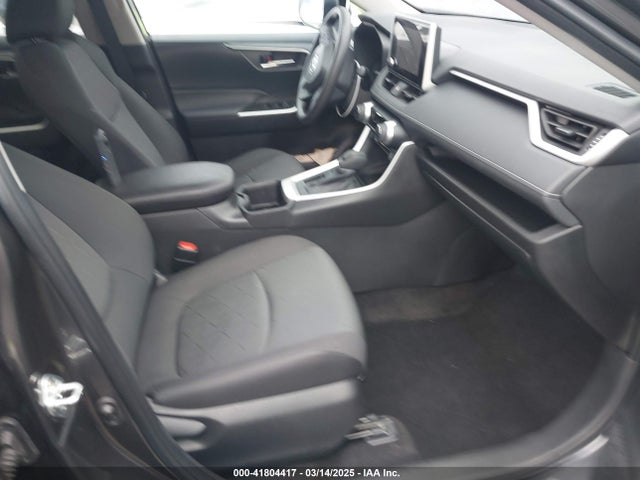 2T3W1RFV4RC252973 Toyota Rav4 Xle