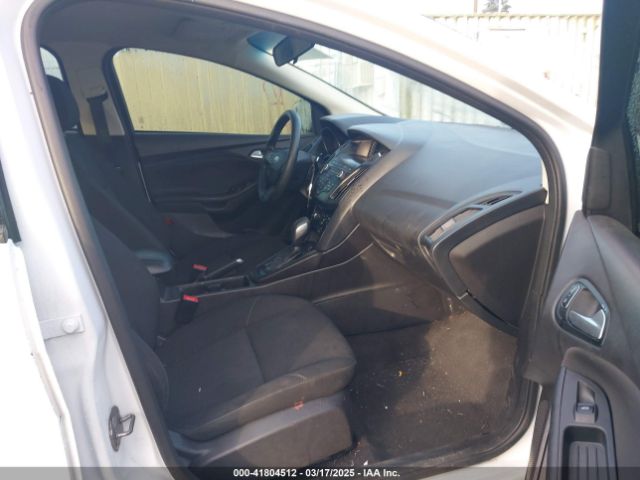 1FADP3F23JL242066 Ford FOCUS SE