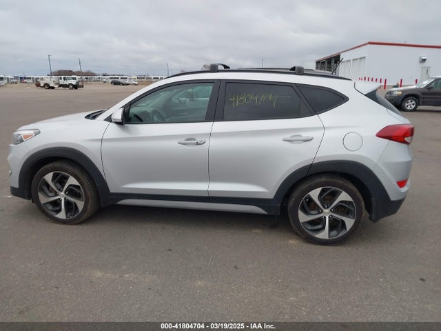 KM8J3CA24HU572248 Hyundai Tucson Value