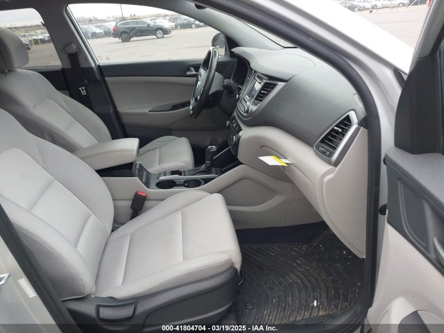 KM8J3CA24HU572248 Hyundai Tucson Value