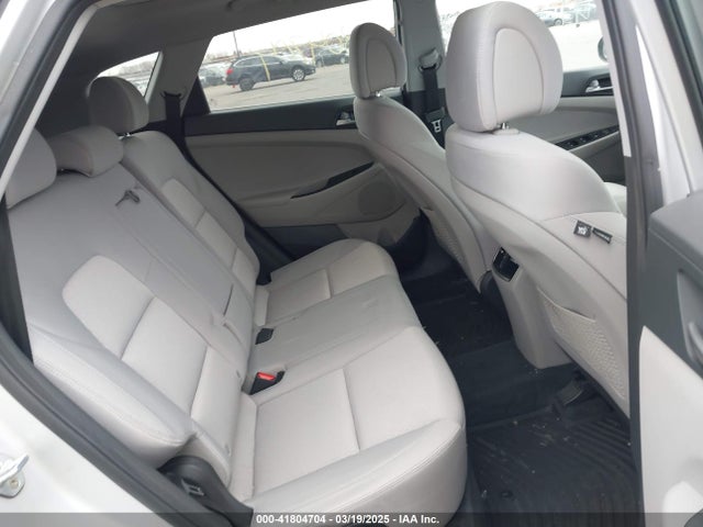 KM8J3CA24HU572248 Hyundai Tucson Value