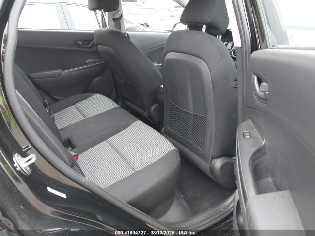 KM8K12AAXMU660260 Hyundai Kona Se