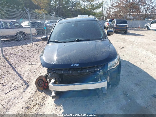 3C4NJDBB8JT202680 Jeep Compass Latitude 4x4