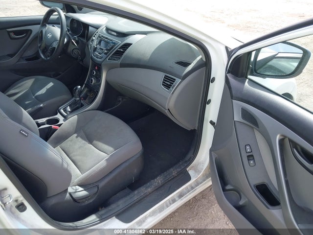 5NPDH4AE7FH575638 Hyundai ELANTRA SE