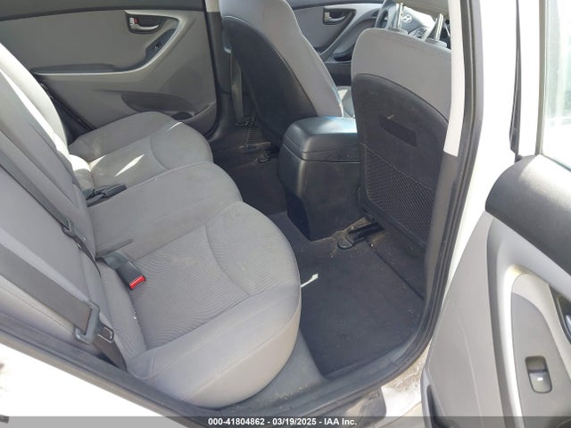 5NPDH4AE7FH575638 Hyundai ELANTRA SE