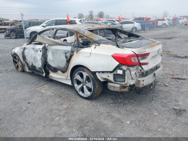 1HGCV1F96JA123213 Honda Accord Touring
