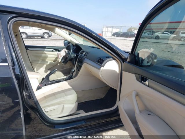 1VWBP7A31EC018225 Volkswagen Passat 2.5l Se