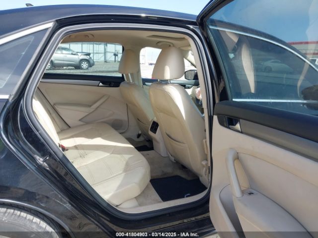 1VWBP7A31EC018225 Volkswagen Passat 2.5l Se