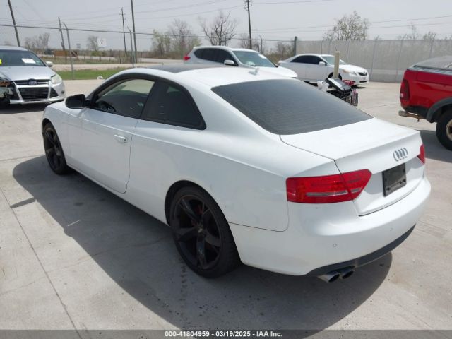 2010 AUDI A5 WAULFAFR4AA079706 Photo 2