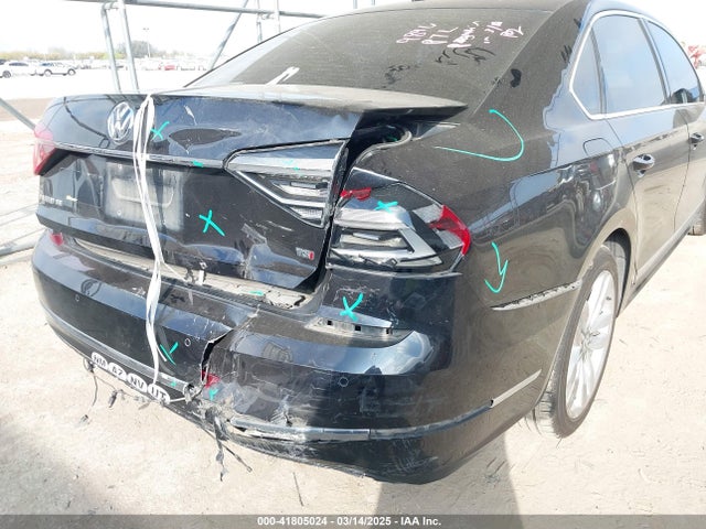 1VWGT7A36HC074702 Volkswagen Passat 1.8t Se