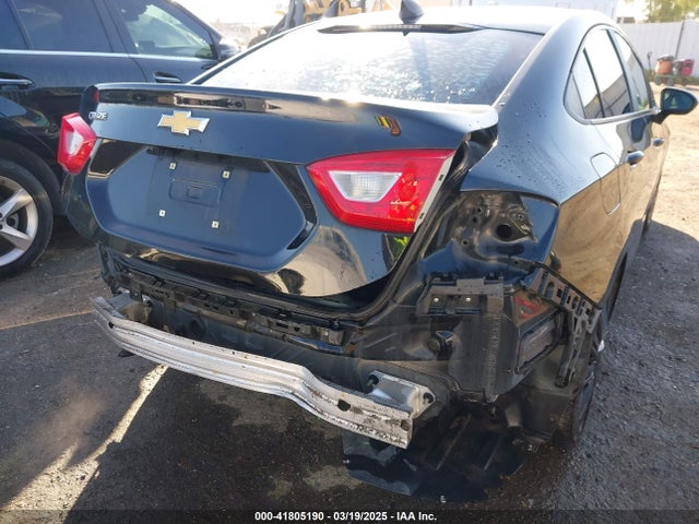 1G1BC5SMXH7144938 Chevrolet Cruze Ls Auto