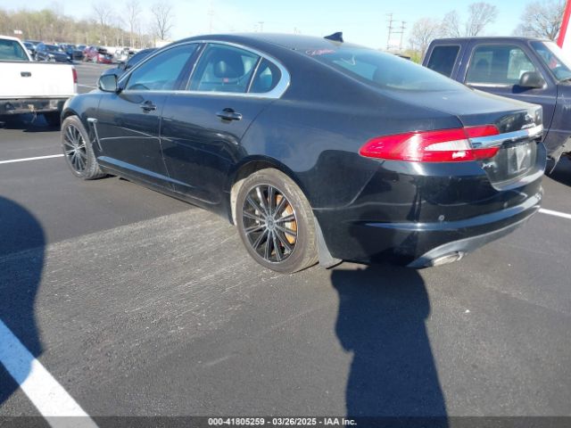 2014 JAGUAR XF SAJWA0ES7EPU28746 Photo 2