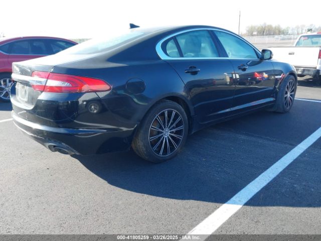 2014 JAGUAR XF SAJWA0ES7EPU28746 Photo 3