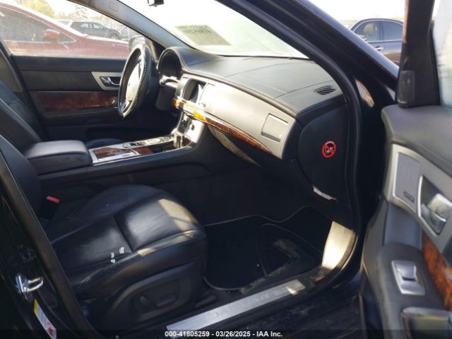 2014 JAGUAR XF SAJWA0ES7EPU28746 Photo 4