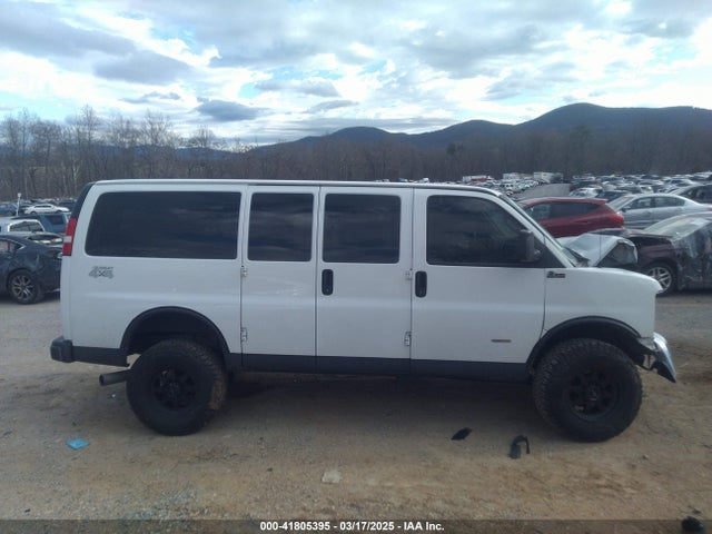 1GAWGFF14L1153609 Chevrolet Express Passenger Rwd 2500 Regular Wheelbase Lt