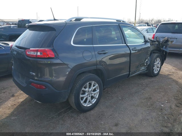 1C4PJMCS7GW246423 Jeep Cherokee Latitude