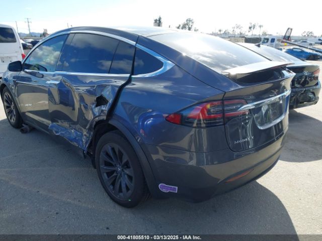 2018 TESLA MODEL X 5YJXCAE29JF136121 Photo 2