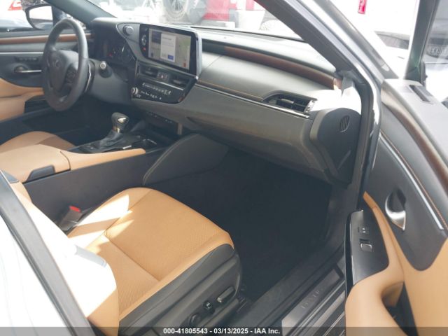 58ADA1C16RU053403 Lexus ES 300H