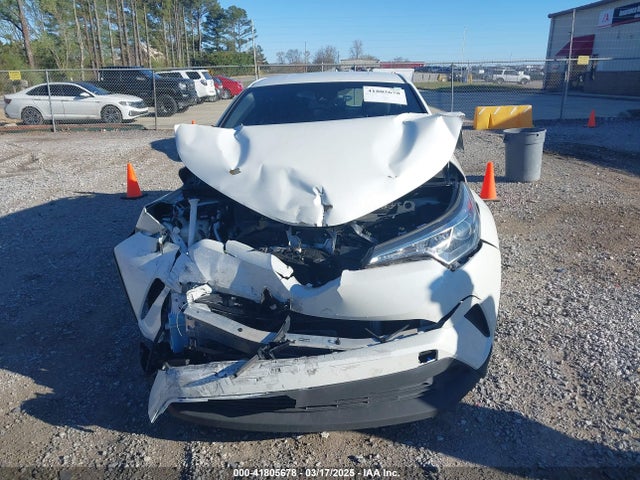 NMTKHMBX6KR099926 Toyota 3zr-fae