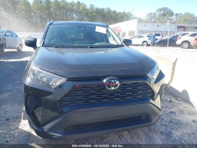 2T3H1RFV8KW013553 Toyota RAV4 LE