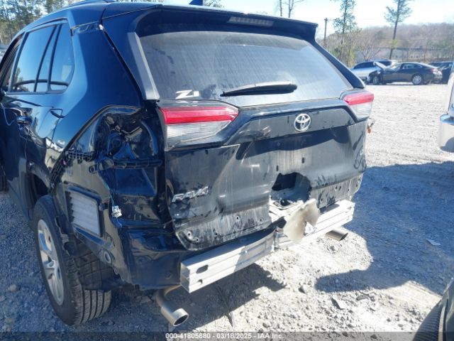 2T3H1RFV8KW013553 Toyota RAV4 LE