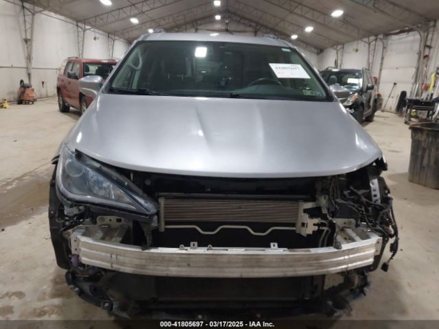 2C4RC1BG7HR831320 Chrysler Pacifica Touring-l