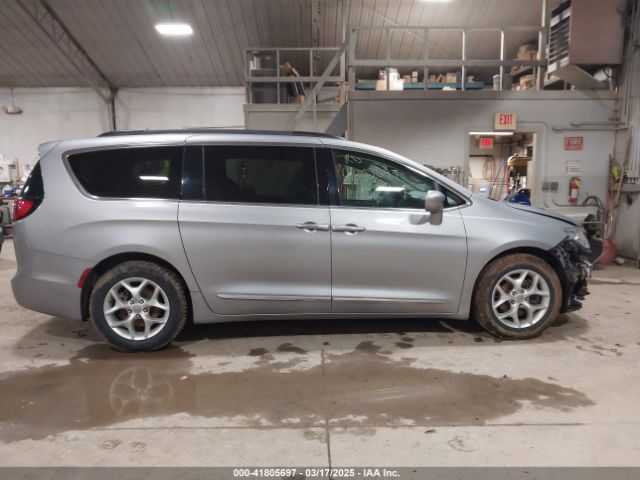 2C4RC1BG7HR831320 Chrysler Pacifica Touring-l