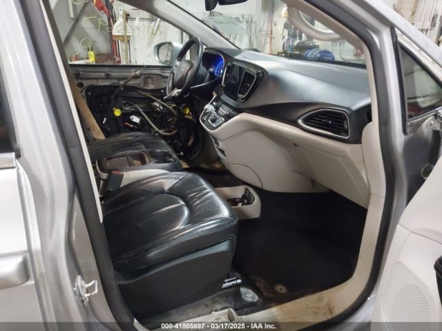 2C4RC1BG7HR831320 Chrysler Pacifica Touring-l