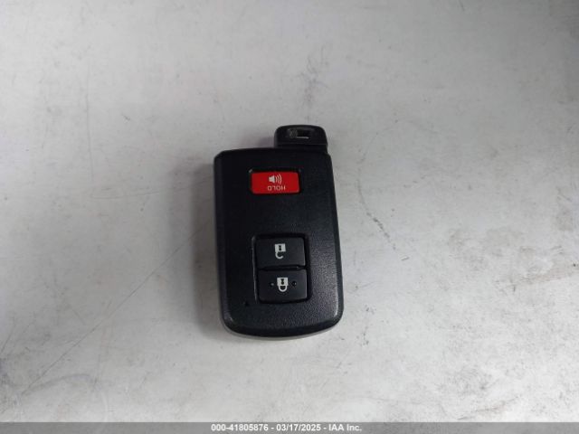 JTDKDTB31F1111388 Toyota Prius C Three