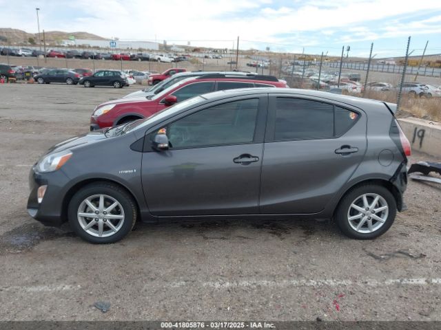 JTDKDTB31F1111388 Toyota Prius C Three