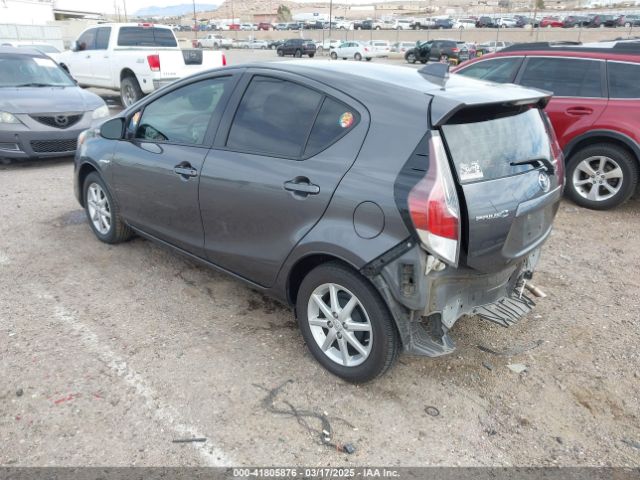 JTDKDTB31F1111388 Toyota Prius C Three