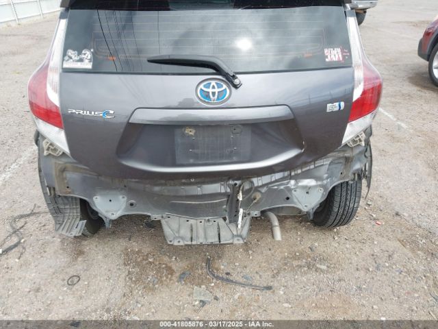 JTDKDTB31F1111388 Toyota Prius C Three