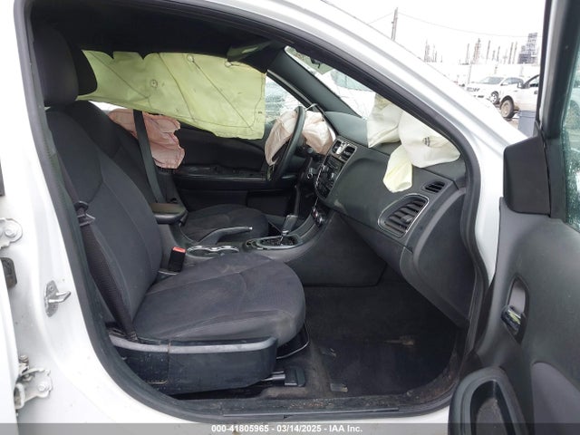 Chrysler 2014 2014 1C3CCBAB9EN210269 Image 5