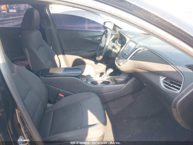 1GAZB5ST1HF204121 Chev Malibu Ls