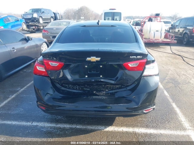 1GAZB5ST1HF204121 Chev Malibu Ls