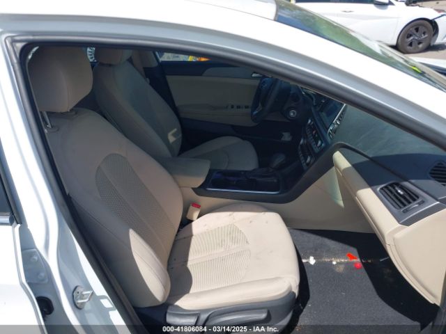 5NPE24AF1KH761006 Hyundai SONATA SE