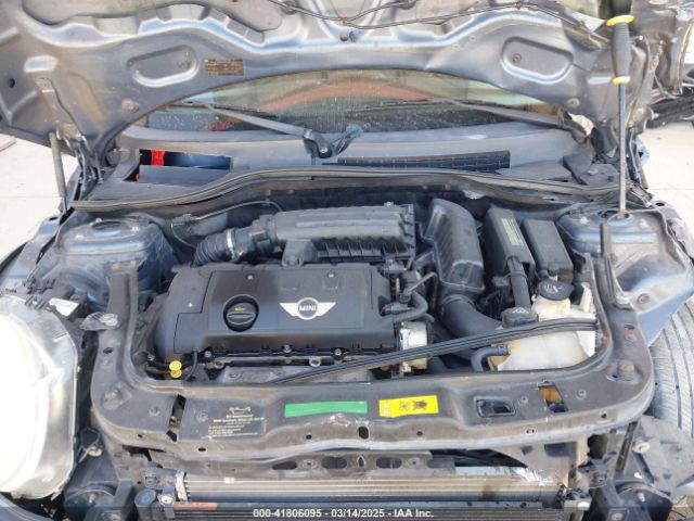 2010 MINI COOPER CLUBMAN WMWML3C51ATX52000 Photo 9