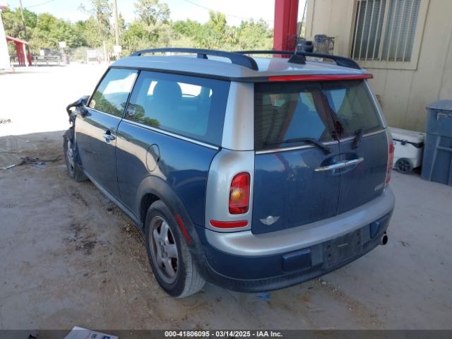 2010 MINI COOPER CLUBMAN WMWML3C51ATX52000 Photo 2