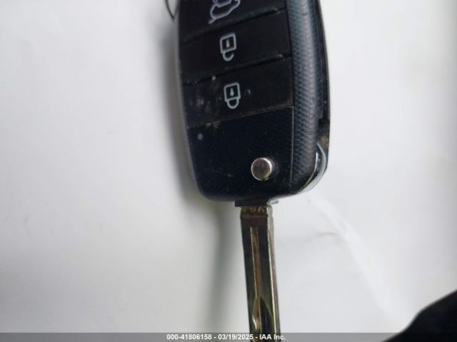KNDPMCAC8H7154715 KIA Sportage Lx