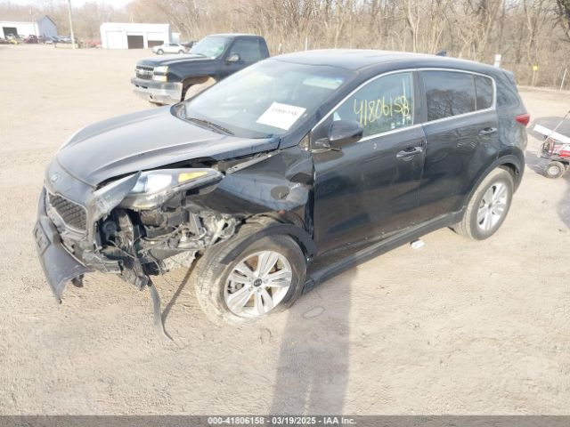 KNDPMCAC8H7154715 KIA Sportage Lx